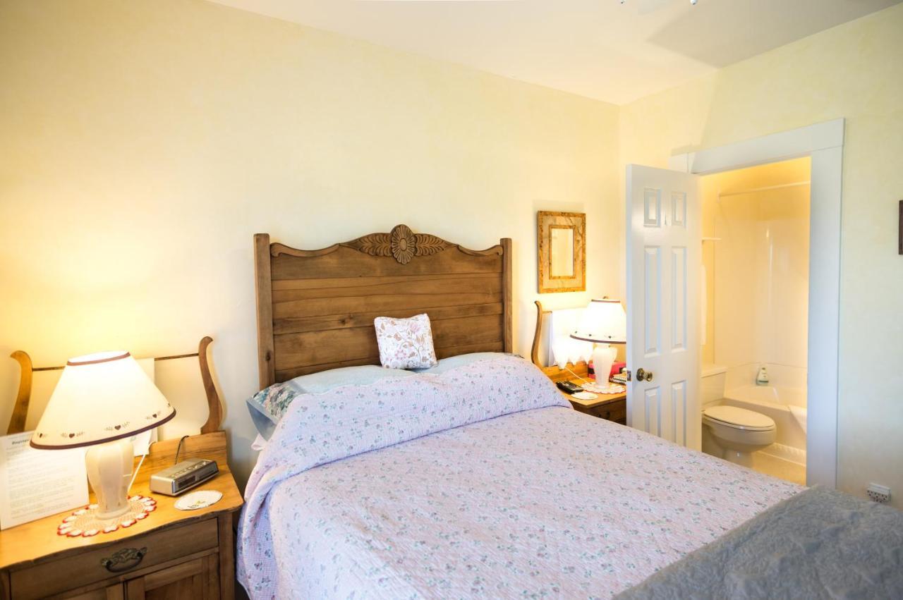 Bayview Pines Country Inn B&B Mahone Bay Exterior foto